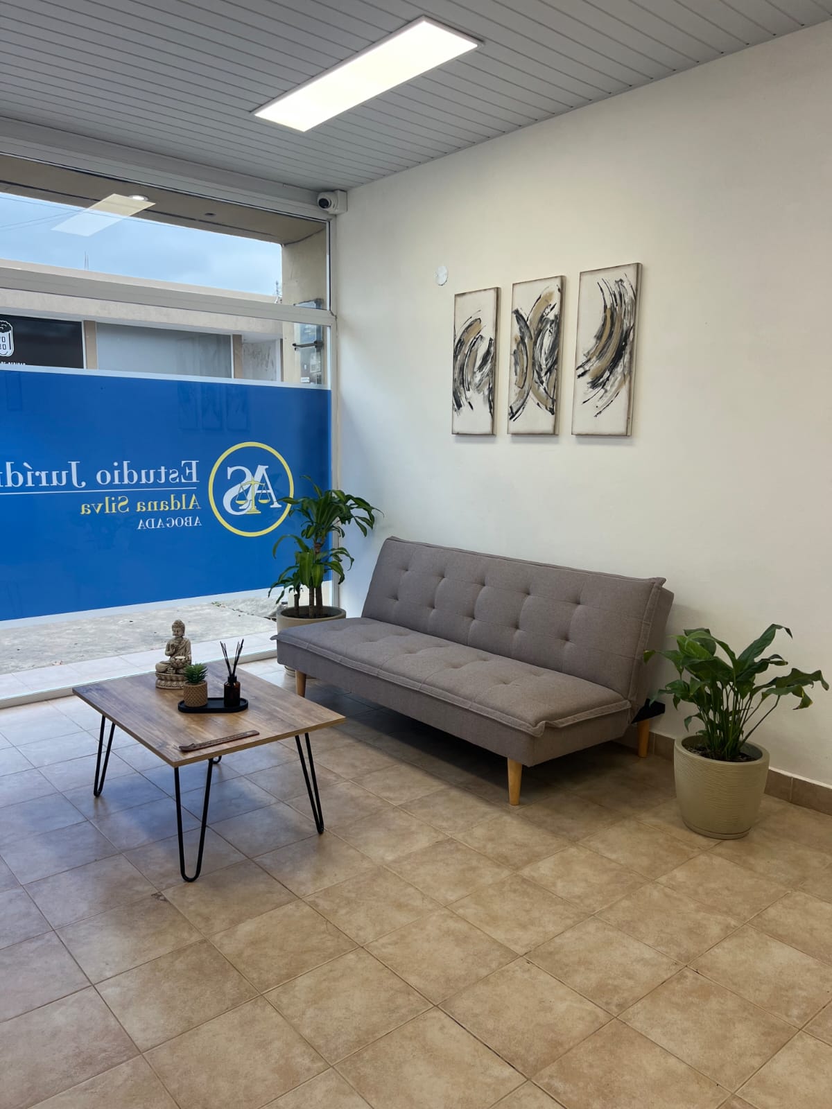 Sala de espera del estudio